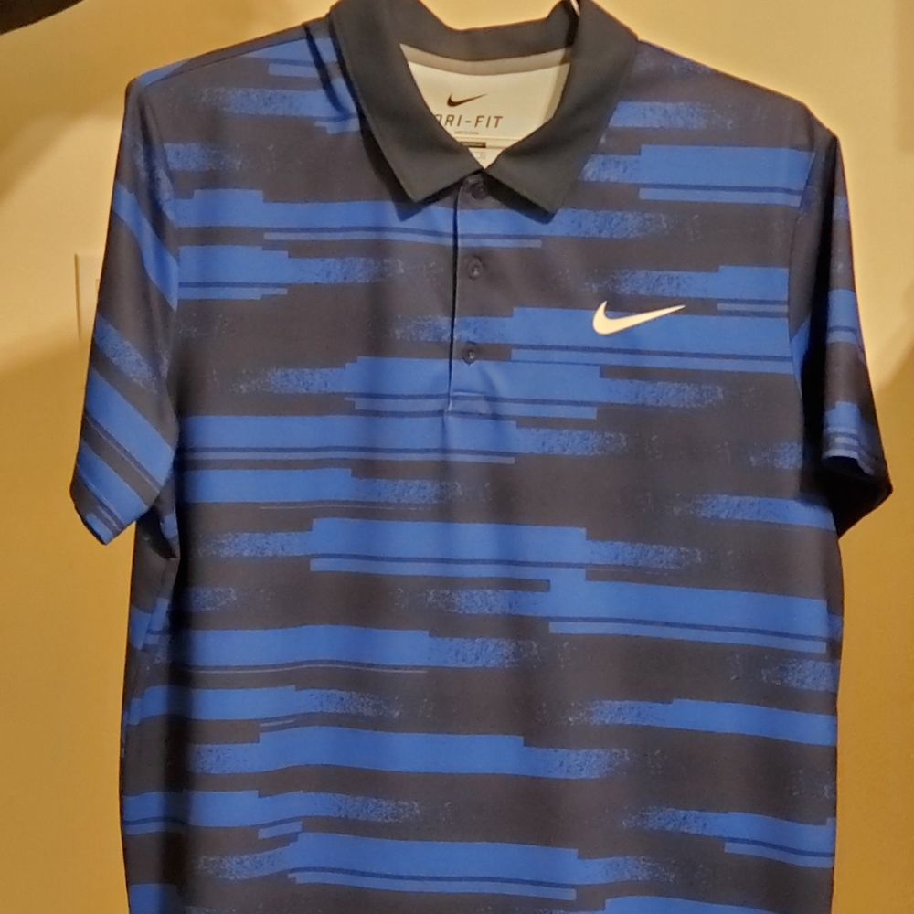 Nike Golf T- Shirt Polo for Men in XL Size Never used